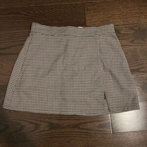 Hollister Black and White Mini Skirt